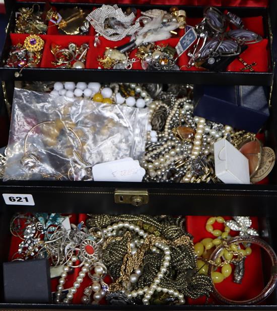 A quantity of mixed costume jewellery including a 9ct gold gem set bangle, a 9ct gold ring, a 9ct brooch etc.